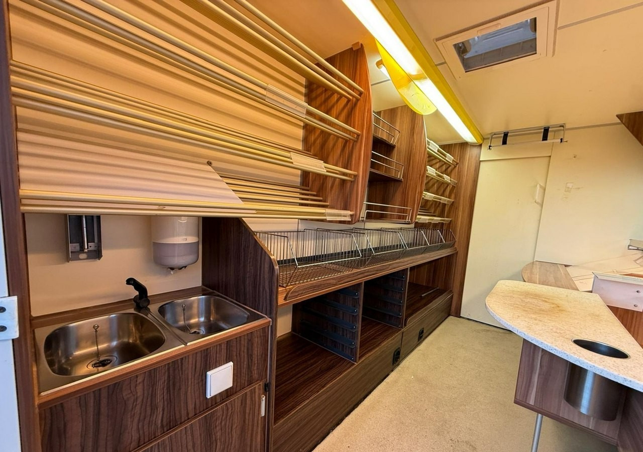 Renault Master Autosklep pieczyw Sklep Gastronomiczny Food Truck Foodtruck BORCO 20 - Tovornjak s hrano: slika 5 Renault Master Autosklep pieczyw Sklep Gastronomiczny Food Truck Foodtruck BORCO 20 - Tovornjak s hrano: slika 5