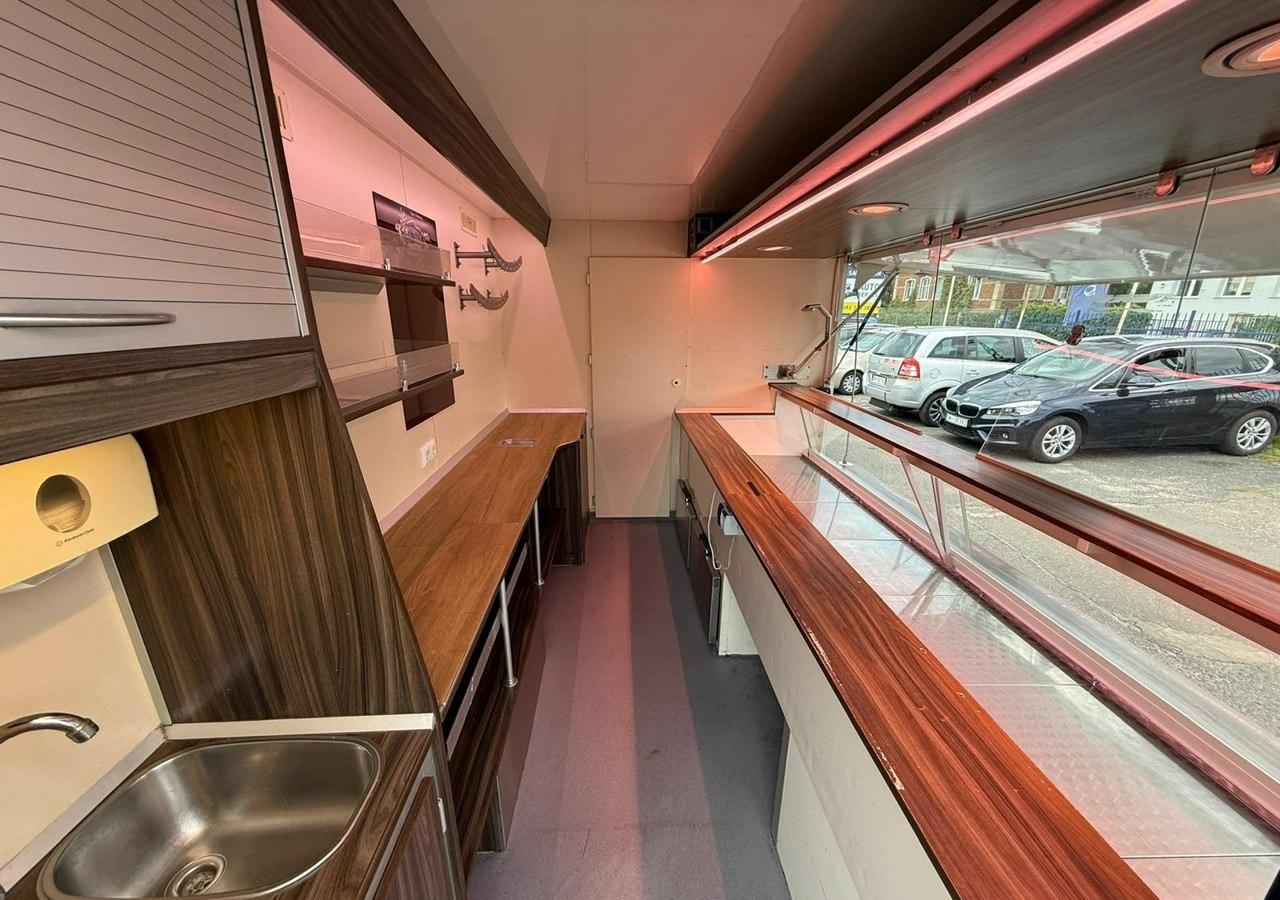Renault Master Autosklep wędlin Gastronomiczny Food Truck Foodtruck Sklep Solar 20 - Tovornjak s hrano: slika 2 Renault Master Autosklep wędlin Gastronomiczny Food Truck Foodtruck Sklep Solar 20 - Tovornjak s hrano: slika 2