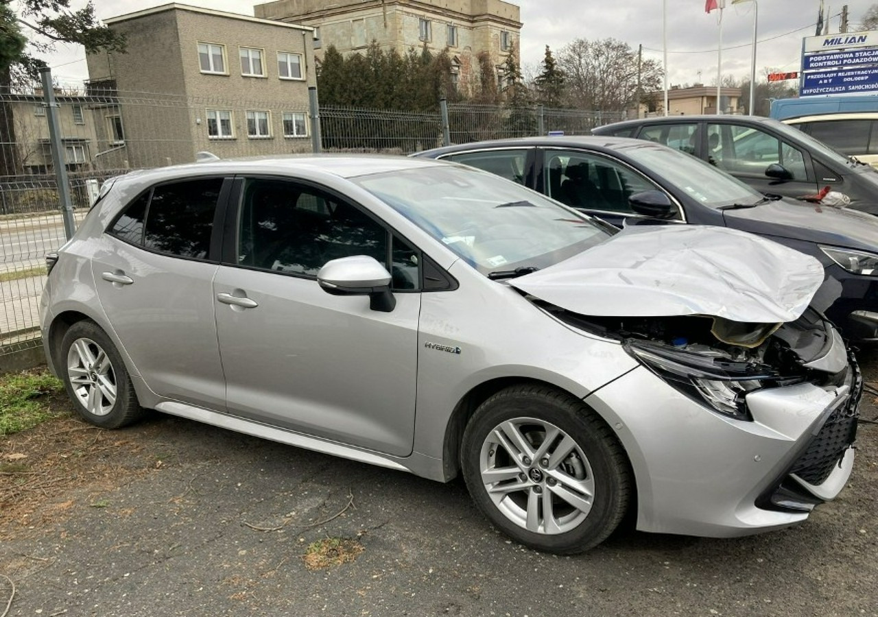 Toyota Corolla XII Corolla 1.8 Hybrid 102KM Comfort Salon PL 2020 - Kombilimuzina: slika 3 Toyota Corolla XII Corolla 1.8 Hybrid 102KM Comfort Salon PL 2020 - Kombilimuzina: slika 3