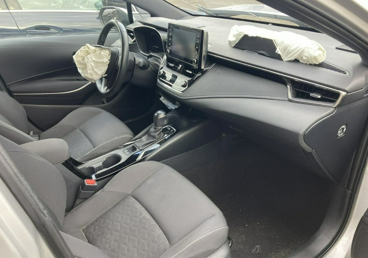 Toyota Corolla XII Corolla 1.8 Hybrid 102KM Comfort Salon PL 2020 - Kombilimuzina: slika 4 Toyota Corolla XII Corolla 1.8 Hybrid 102KM Comfort Salon PL 2020 - Kombilimuzina: slika 4