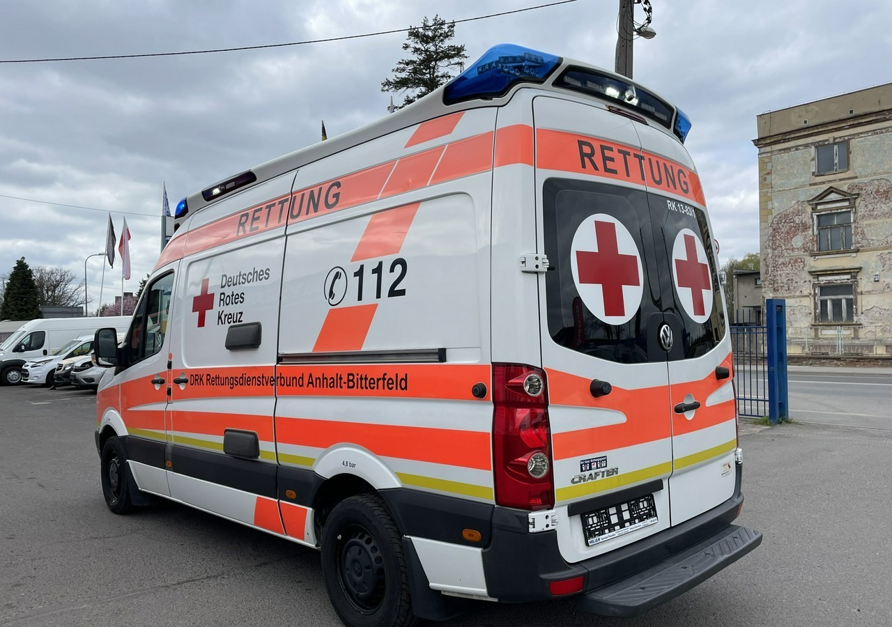 Volkswagen Crafter Crafter 2.0-163KM Karetka Ambulans Wyposażony Model 2016 - Reševalno vozilo: slika 5 Volkswagen Crafter Crafter 2.0-163KM Karetka Ambulans Wyposażony Model 2016 - Reševalno vozilo: slika 5