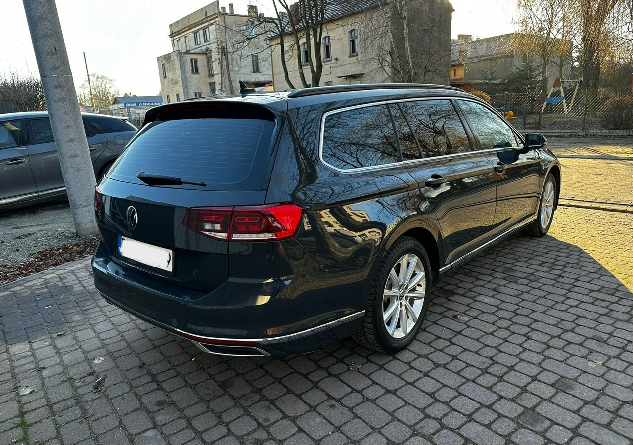 Volkswagen Passat B8 GTE 1.4TSI 218KM Hybryda Plug-in zasięg 50km Panorama*Navi*Skóra*FV2 - Avtomobil: slika 5 Volkswagen Passat B8 GTE 1.4TSI 218KM Hybryda Plug-in zasięg 50km Panorama*Navi*Skóra*FV2 - Avtomobil: slika 5
