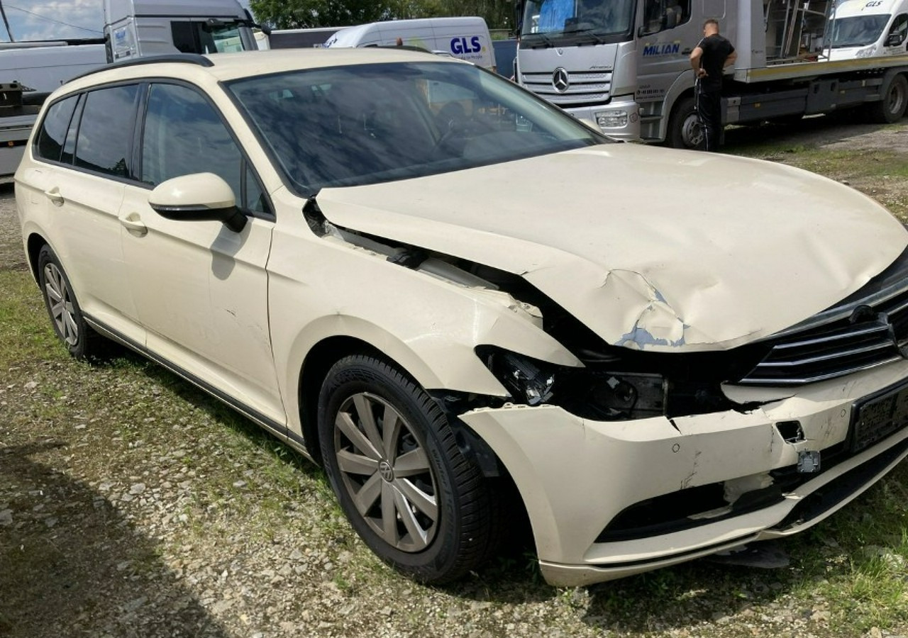 Volkswagen Passat B8 Passat B8 2.0-150KM 2018 - Avtomobil: slika 2 Volkswagen Passat B8 Passat B8 2.0-150KM 2018 - Avtomobil: slika 2
