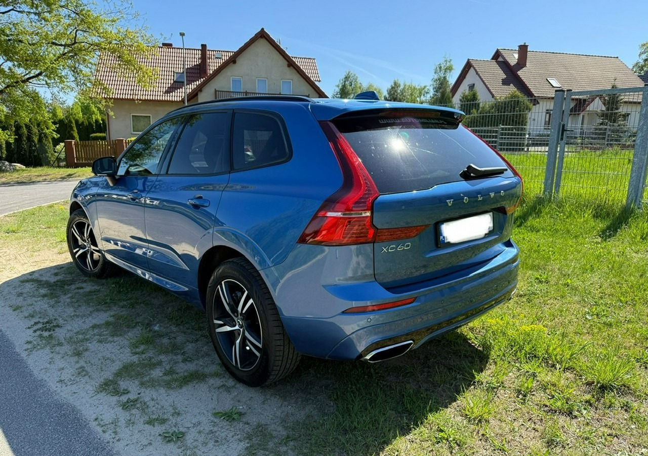 Volvo XC60 II XC60 R-design 2.0D5 235KM Automat Navi Kamery360 Panorama HAK Harman - SUV: slika 4 Volvo XC60 II XC60 R-design 2.0D5 235KM Automat Navi Kamery360 Panorama HAK Harman - SUV: slika 4