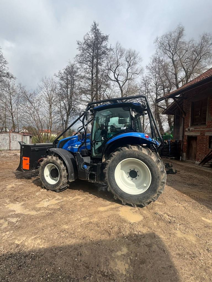 New Holland T5.110 AutoCommand - Gozdarski traktor: slika 1 New Holland T5.110 AutoCommand - Gozdarski traktor: slika 1