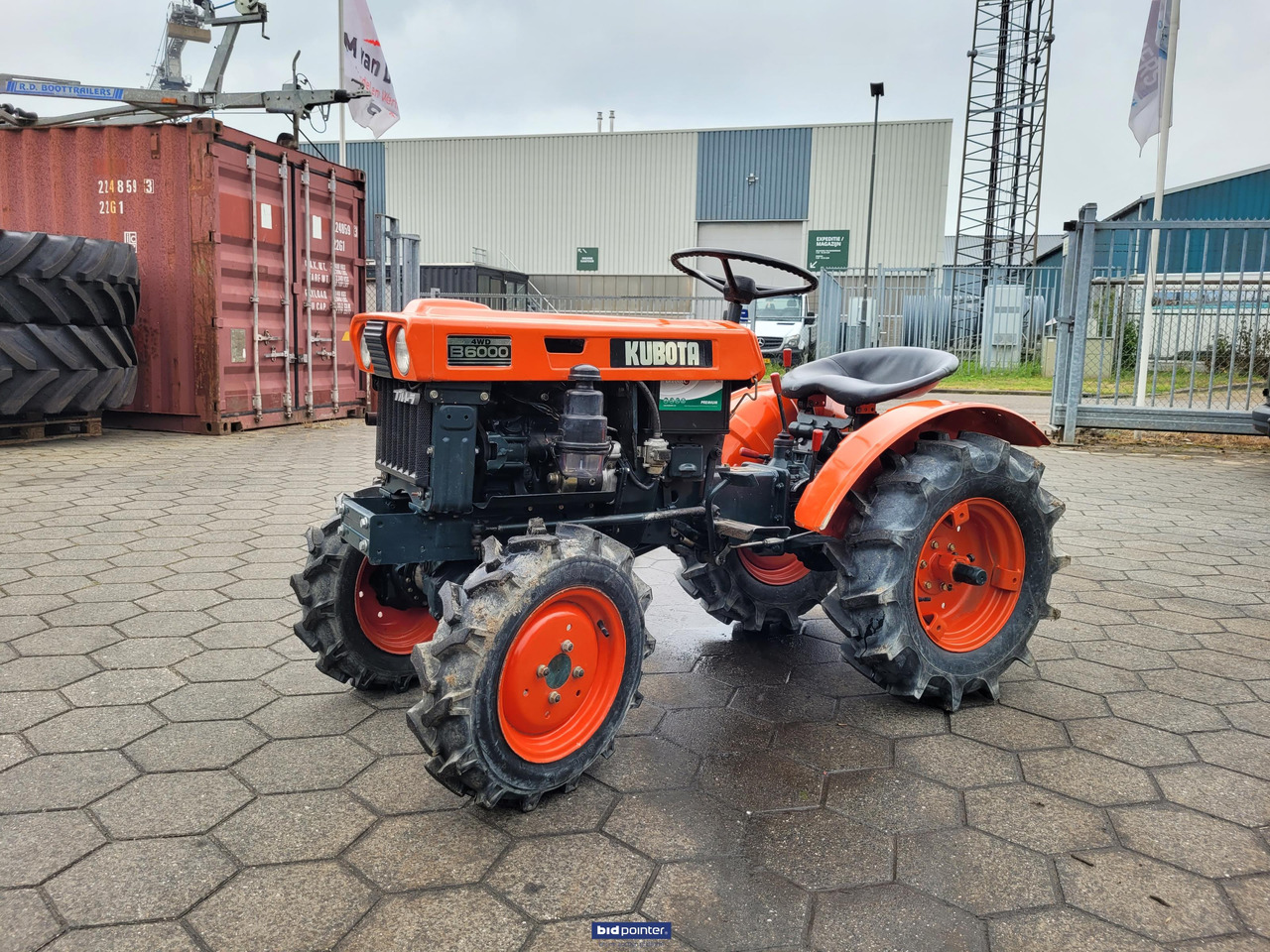 Kubota B6000 4x4 - Mini traktor: slika 2 Kubota B6000 4x4 - Mini traktor: slika 2