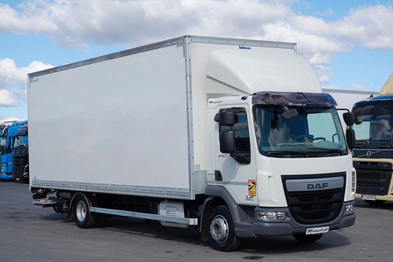 DAF LF 210 / KONTENER - 7 M / SOLÓWKA / WINDA DHOLLA - Tovornjak zabojnik: slika 4 DAF LF 210 / KONTENER - 7 M / SOLÓWKA / WINDA DHOLLA - Tovornjak zabojnik: slika 4