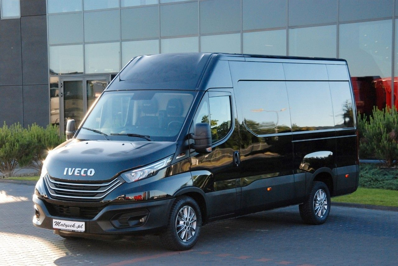 Iveco DAILY 35-180 / BLASZAK / 2022 ROK / HI-MATIC / - Furgon: slika 1 Iveco DAILY 35-180 / BLASZAK / 2022 ROK / HI-MATIC / - Furgon: slika 1