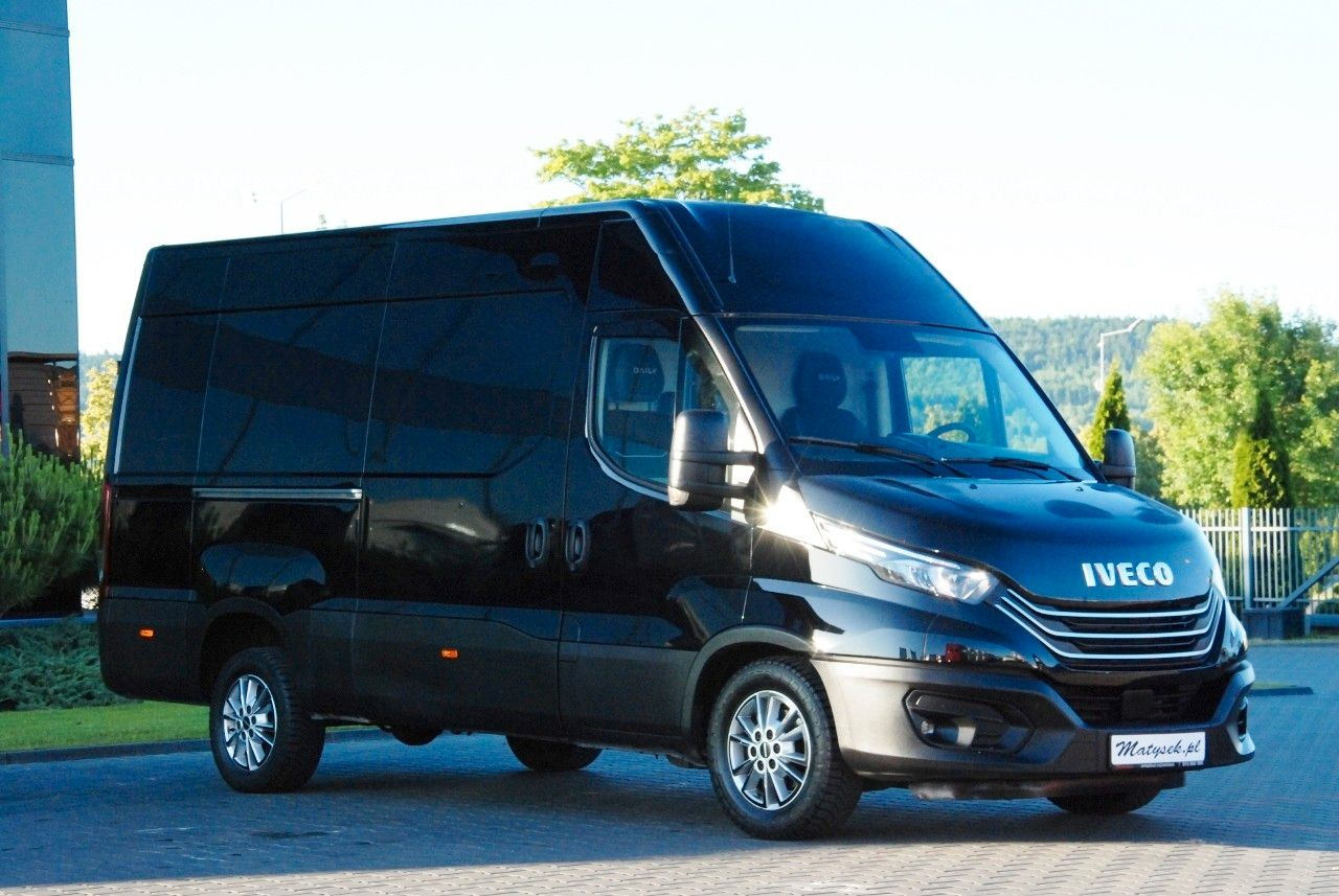 Iveco DAILY 35-180 / BLASZAK / 2022 ROK / HI-MATIC / - Furgon: slika 2 Iveco DAILY 35-180 / BLASZAK / 2022 ROK / HI-MATIC / - Furgon: slika 2