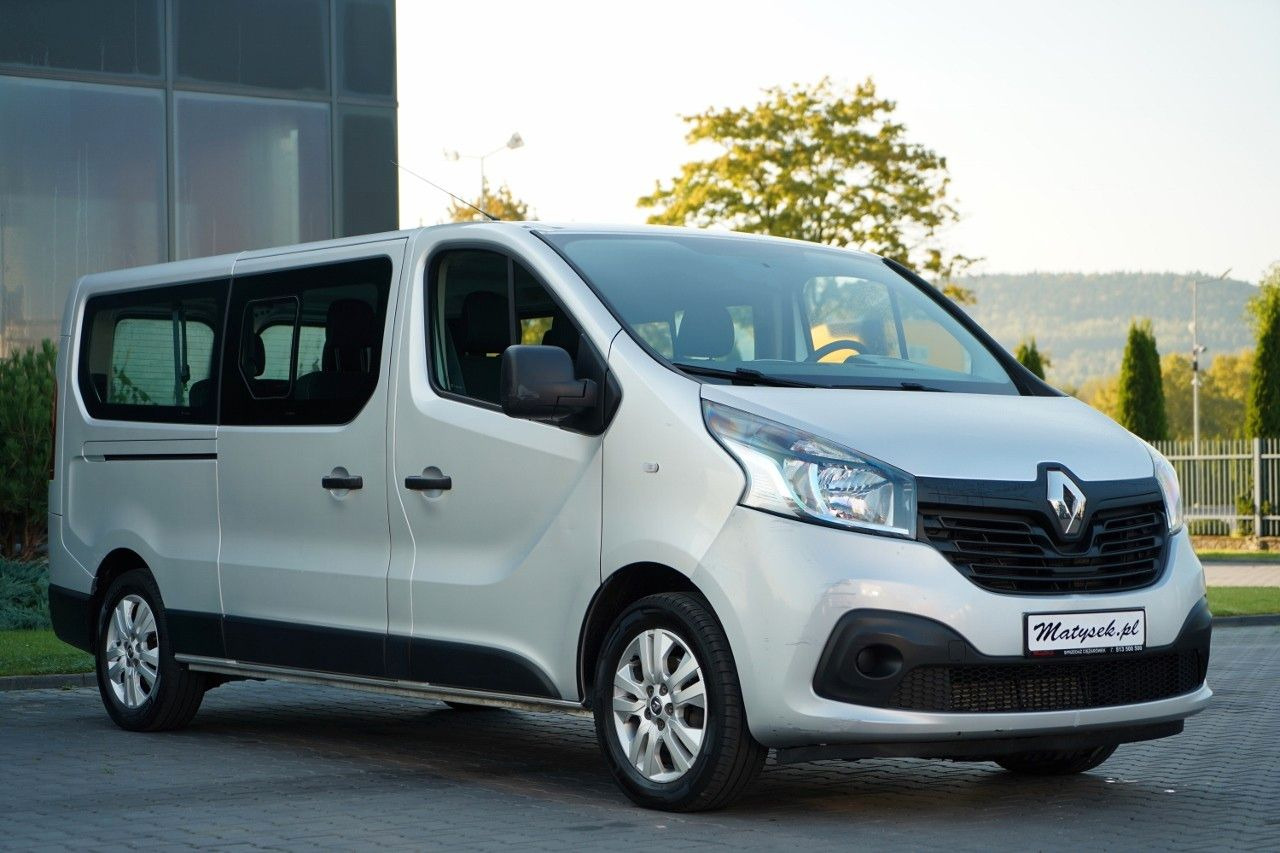 Renault TRAFIC 125 DCI  / BUS / 9 MIEJSC / 2017 ROK / PO - Potniški kombi: slika 4 Renault TRAFIC 125 DCI  / BUS / 9 MIEJSC / 2017 ROK / PO - Potniški kombi: slika 4