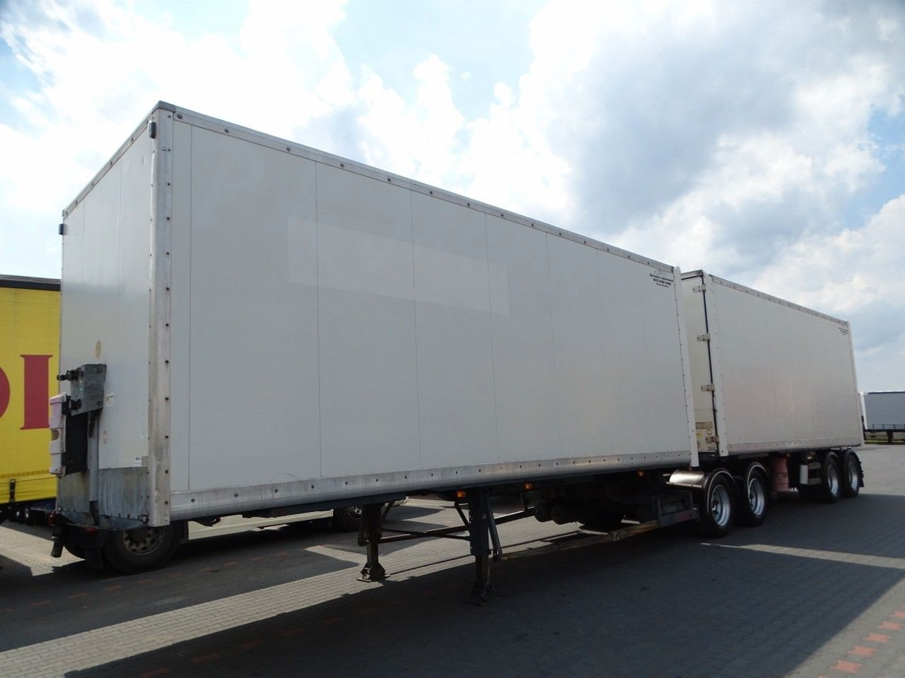 Samro JUMBO VEHICULAR BOX- 7,3 M + 7,3 M/KOFFER TANDEM - Polprikolica zabojnik: slika 2 Samro JUMBO VEHICULAR BOX- 7,3 M + 7,3 M/KOFFER TANDEM - Polprikolica zabojnik: slika 2