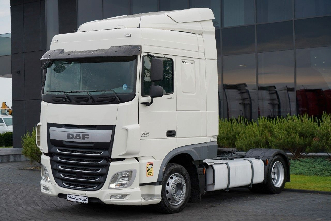 DAF XF 460 / SPACE CAB / MEGA / LOW DECK / EURO 6 - Vlačilec: slika 2 DAF XF 460 / SPACE CAB / MEGA / LOW DECK / EURO 6 - Vlačilec: slika 2