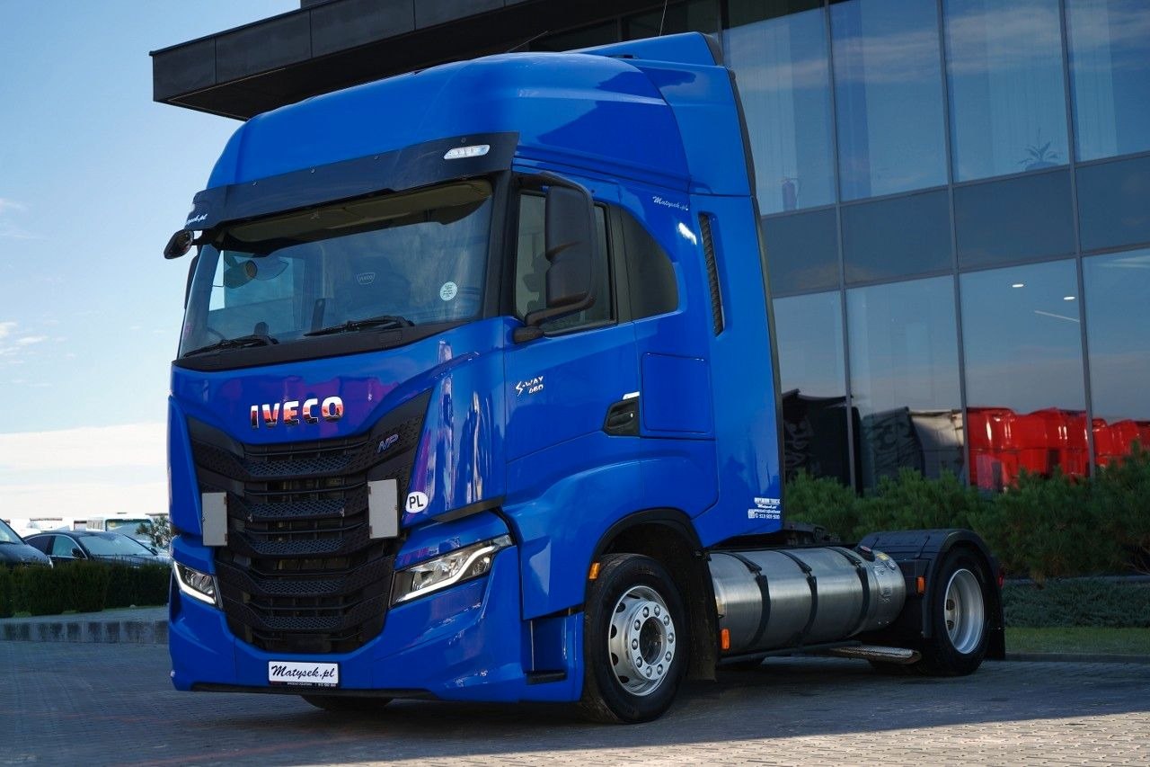 Iveco S-WAY / 460 / RETARDER / LNG / MEGA / LOW DECK - Vlačilec: slika 1 Iveco S-WAY / 460 / RETARDER / LNG / MEGA / LOW DECK - Vlačilec: slika 1