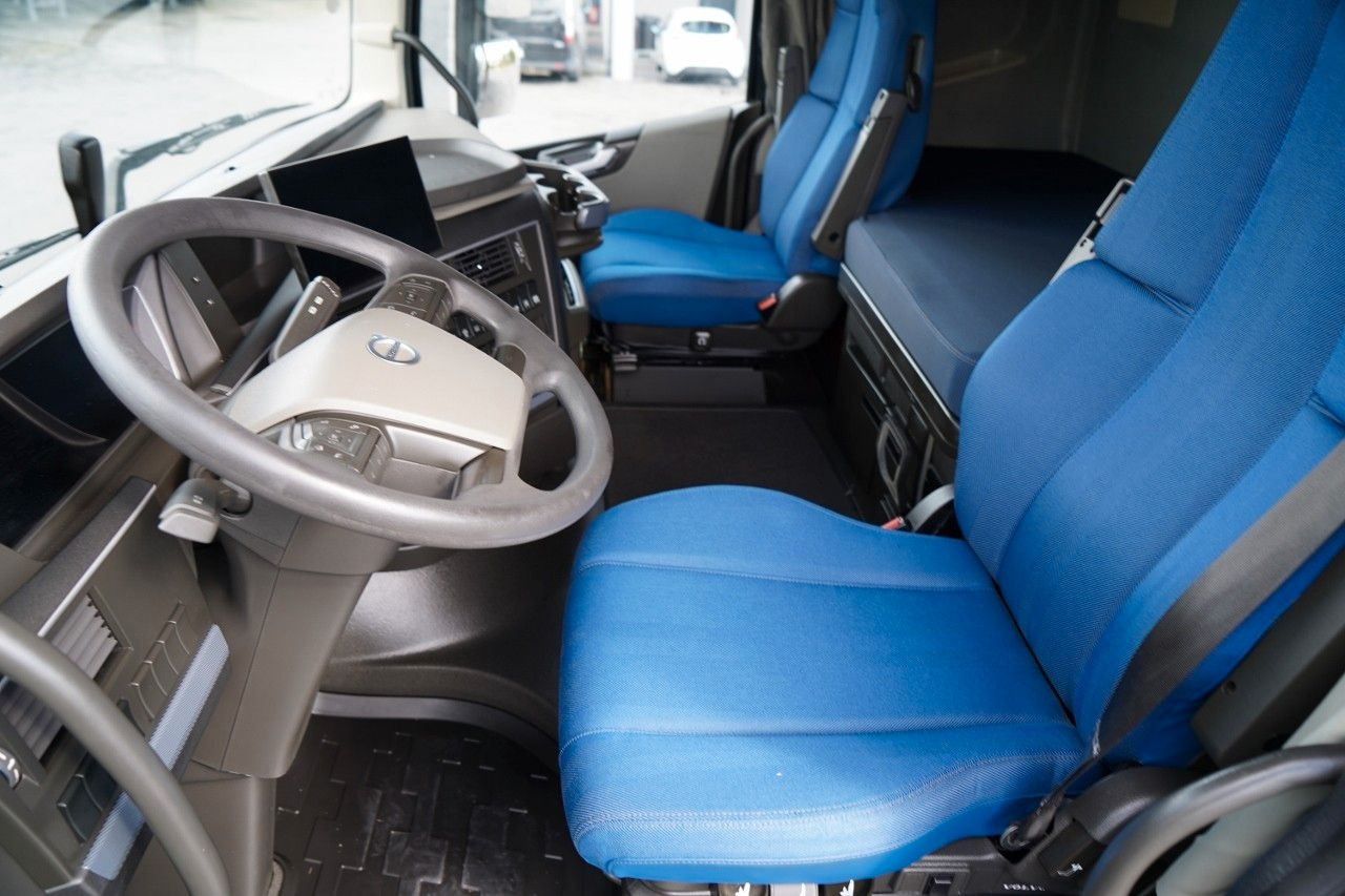 Tovornjak s ponjavo Volvo FH 500 / I-SAVE / TANDEM PRZEJAZDOWY / 2023 / K: slika 16