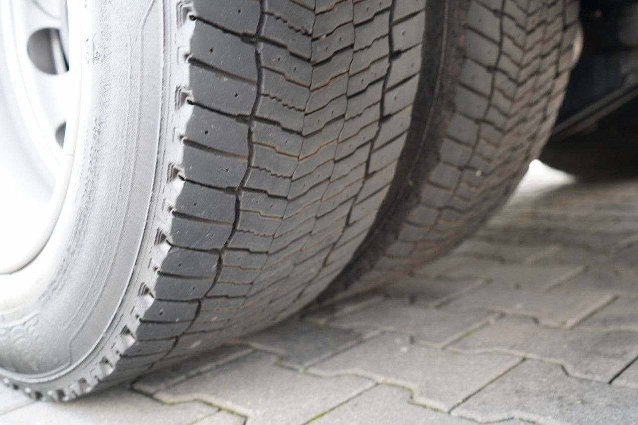 Tovornjak s ponjavo Volvo FH 500 / I-SAVE / TANDEM PRZEJAZDOWY / 2023 / K: slika 13