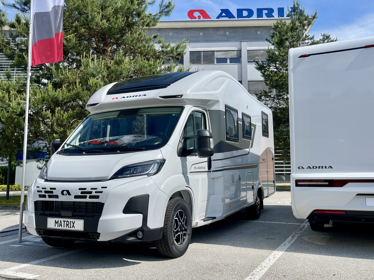 ADRIA Matrix axess 650SL - Polintegriran avtodom: slika 2 ADRIA Matrix axess 650SL - Polintegriran avtodom: slika 2