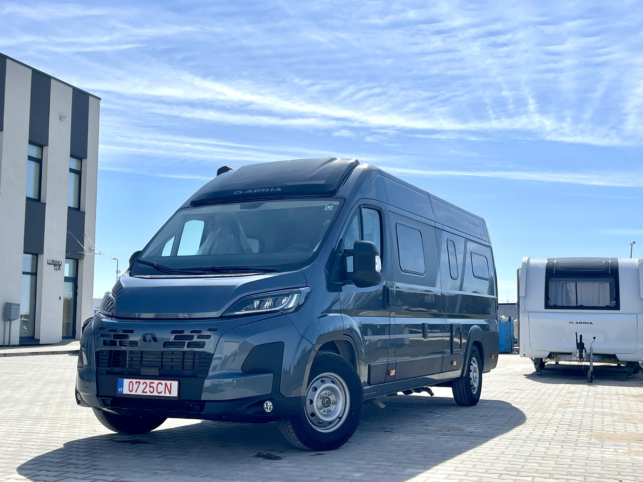 ADRIA TWIN 640 SGX - Kombi avtodom: slika 2 ADRIA TWIN 640 SGX - Kombi avtodom: slika 2