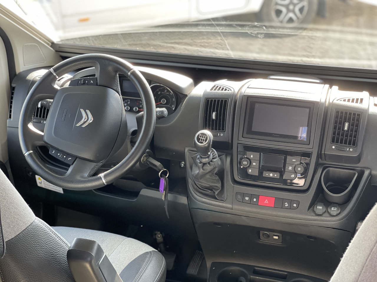 Alkoven avtodom SUN LIVING A 75DP: slika 16