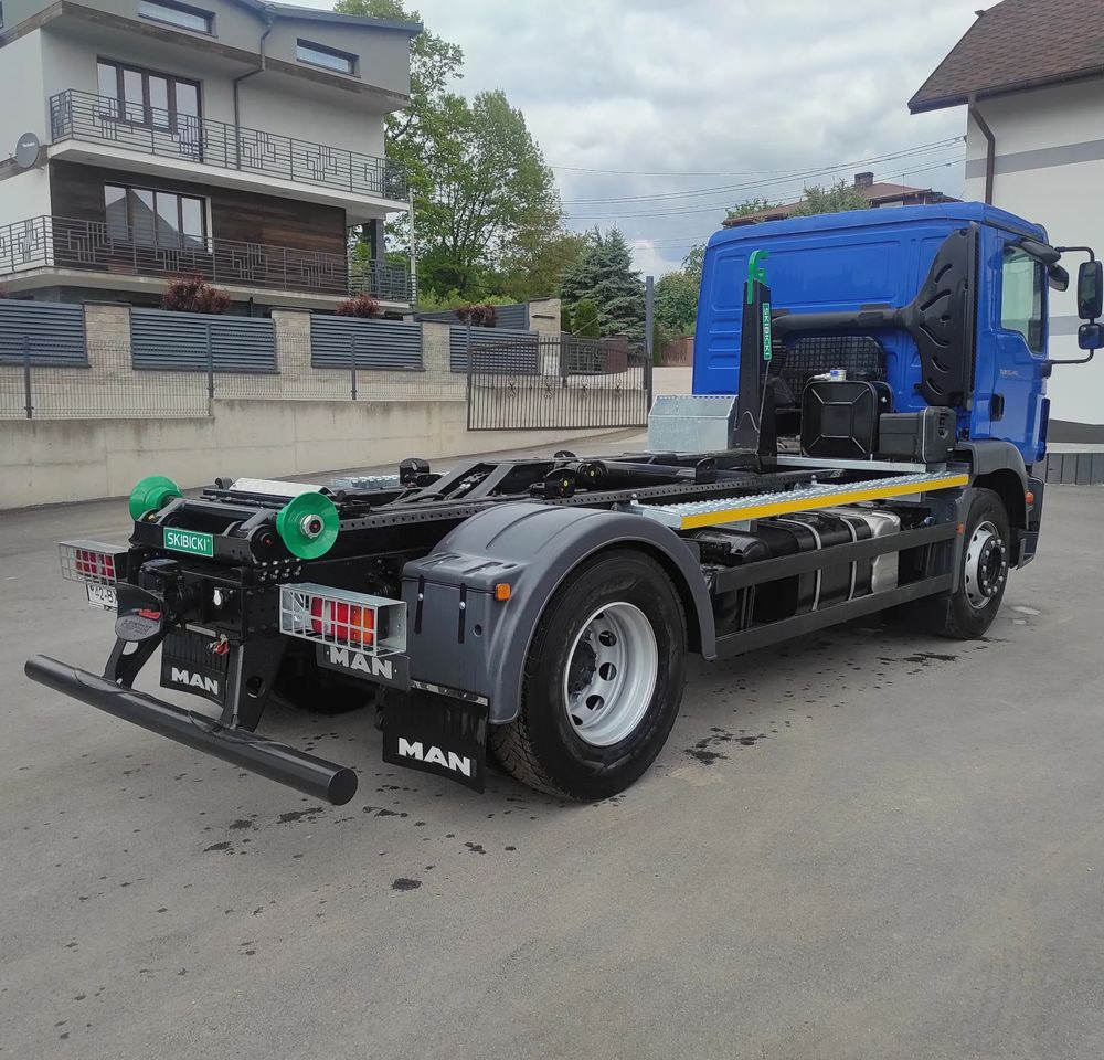 MAN TGM 18.340 urządzenie hakowe AXOR - Kotalni prekucni tovornjak: slika 5 MAN TGM 18.340 urządzenie hakowe AXOR - Kotalni prekucni tovornjak: slika 5