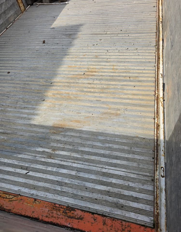 Volvo FM7 - Tovornjak s kesonom, Tovornjak z dvigalom: slika 4 Volvo FM7 - Tovornjak s kesonom, Tovornjak z dvigalom: slika 4