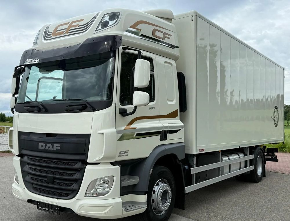 DAF CF 330/10.2017/KONTENER MEBLOWY/IZOTERMA/WINDA/18 PALET/E6/NISKI PRZEBIEG/Z NIEMIEC/JAK NOWY/DUŻY SILNIK/ - Tovornjak zabojnik: slika 1 DAF CF 330/10.2017/KONTENER MEBLOWY/IZOTERMA/WINDA/18 PALET/E6/NISKI PRZEBIEG/Z NIEMIEC/JAK NOWY/DUŻY SILNIK/ - Tovornjak zabojnik: slika 1