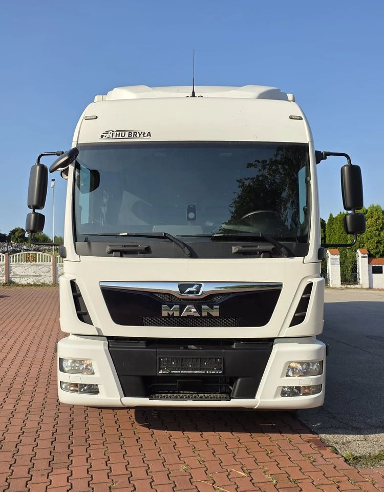 MAN TGL 12.250 / KONTENER / IZOTERMA / WINDA / 2019R / EURO 6 / PEŁEN SERWIS / 6 TON ŁADOWNOŚĆ / SPROWADZONY / ZADBANY / JAK NOWY / KSIĄŻKA SERWISOWA / E6 / 17 PALET - Tovornjak zabojnik: slika 3 MAN TGL 12.250 / KONTENER / IZOTERMA / WINDA / 2019R / EURO 6 / PEŁEN SERWIS / 6 TON ŁADOWNOŚĆ / SPROWADZONY / ZADBANY / JAK NOWY / KSIĄŻKA SERWISOWA / E6 / 17 PALET - Tovornjak zabojnik: slika 3