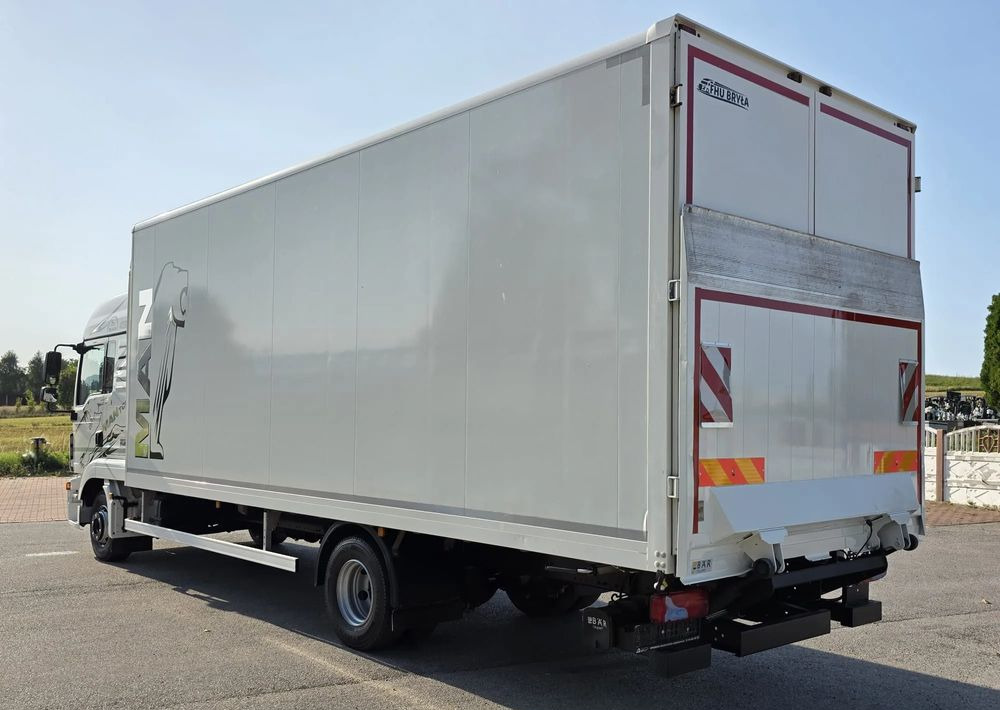 MAN TGL 12.250 / KONTENER / IZOTERMA / WINDA / 2019R / EURO 6 / PEŁEN SERWIS / 6 TON ŁADOWNOŚĆ / SPROWADZONY / ZADBANY / JAK NOWY / KSIĄŻKA SERWISOWA / E6 / 17 PALET - Tovornjak zabojnik: slika 5 MAN TGL 12.250 / KONTENER / IZOTERMA / WINDA / 2019R / EURO 6 / PEŁEN SERWIS / 6 TON ŁADOWNOŚĆ / SPROWADZONY / ZADBANY / JAK NOWY / KSIĄŻKA SERWISOWA / E6 / 17 PALET - Tovornjak zabojnik: slika 5