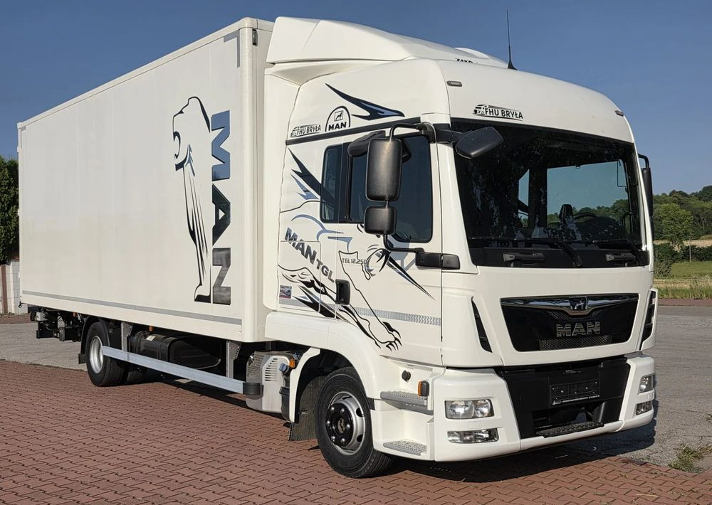 MAN TGL 12.250 / KONTENER / IZOTERMA / WINDA / 2019R / EURO 6 / PEŁEN SERWIS / 6 TON ŁADOWNOŚĆ / SPROWADZONY / ZADBANY / JAK NOWY / KSIĄŻKA SERWISOWA / E6 / 17 PALET - Tovornjak zabojnik: slika 1 MAN TGL 12.250 / KONTENER / IZOTERMA / WINDA / 2019R / EURO 6 / PEŁEN SERWIS / 6 TON ŁADOWNOŚĆ / SPROWADZONY / ZADBANY / JAK NOWY / KSIĄŻKA SERWISOWA / E6 / 17 PALET - Tovornjak zabojnik: slika 1