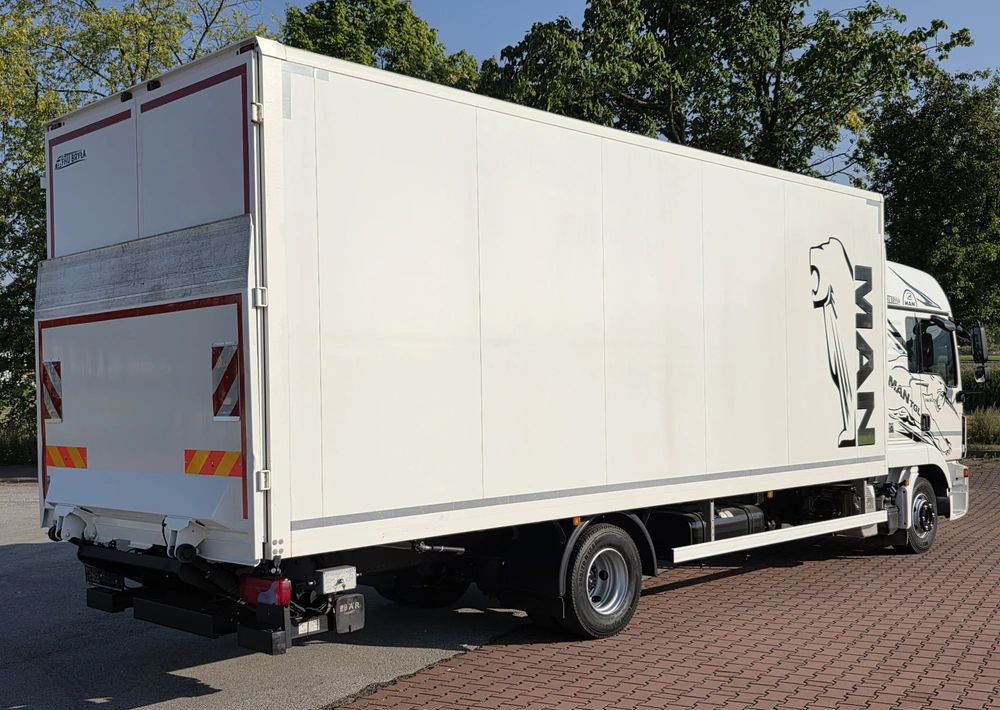MAN TGL 12.250 / KONTENER / IZOTERMA / WINDA / 2019R / EURO 6 / PEŁEN SERWIS / 6 TON ŁADOWNOŚĆ / SPROWADZONY / ZADBANY / JAK NOWY / KSIĄŻKA SERWISOWA / E6 / 17 PALET - Tovornjak zabojnik: slika 4 MAN TGL 12.250 / KONTENER / IZOTERMA / WINDA / 2019R / EURO 6 / PEŁEN SERWIS / 6 TON ŁADOWNOŚĆ / SPROWADZONY / ZADBANY / JAK NOWY / KSIĄŻKA SERWISOWA / E6 / 17 PALET - Tovornjak zabojnik: slika 4