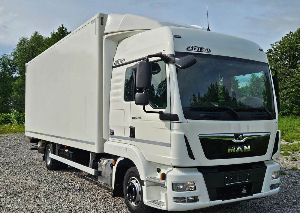 MAN TGL 12.250 / KONTENER / IZOTERMA / WINDA / 2019R / EURO 6 / PEŁEN SERWIS / 6 TON ŁADOWNOŚĆ / SPROWADZONY / ZADBANY / JAK NOWY / KSIĄŻKA SERWISOWA / E6 / 17 PALET - Tovornjak zabojnik: slika 1 MAN TGL 12.250 / KONTENER / IZOTERMA / WINDA / 2019R / EURO 6 / PEŁEN SERWIS / 6 TON ŁADOWNOŚĆ / SPROWADZONY / ZADBANY / JAK NOWY / KSIĄŻKA SERWISOWA / E6 / 17 PALET - Tovornjak zabojnik: slika 1