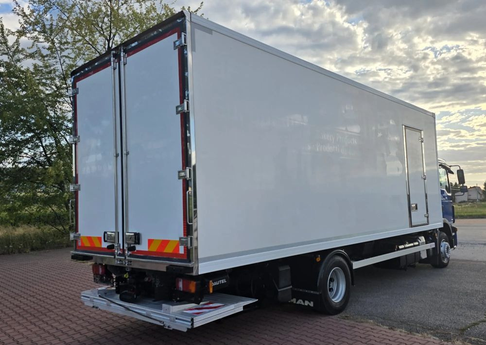 MAN TGM 15.250 / CHŁODNIA / WINDA / 2018 ROK / 230 TYŚ KM / AUTOMAT / SPROWADZONY / E6 / 18 EUROPALET/ - Tovornjak hladilnik: slika 5 MAN TGM 15.250 / CHŁODNIA / WINDA / 2018 ROK / 230 TYŚ KM / AUTOMAT / SPROWADZONY / E6 / 18 EUROPALET/ - Tovornjak hladilnik: slika 5