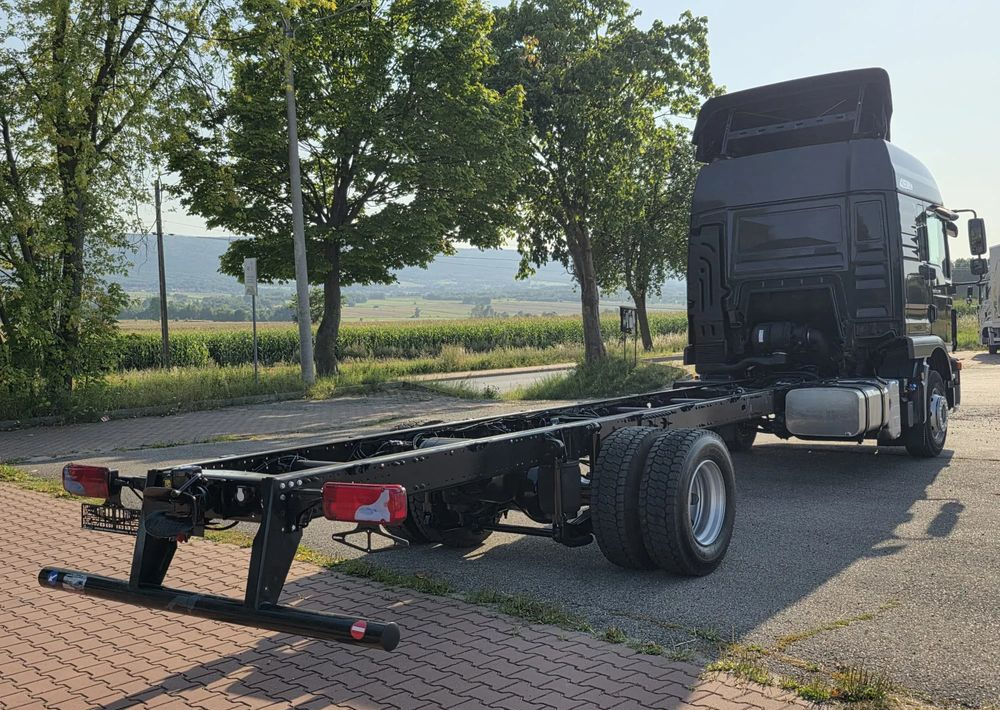 MAN TGM 15.290 / RAMA DO ZABUDOWY / AUTOMAT / SPROWADZONY / E6 / LIFT / ROZSTAW OSI 5.5M / LAWETA / POMOC DROGOWA / STAN BARDZO DOBRY/ - Tovornjak-šasija: slika 3 MAN TGM 15.290 / RAMA DO ZABUDOWY / AUTOMAT / SPROWADZONY / E6 / LIFT / ROZSTAW OSI 5.5M / LAWETA / POMOC DROGOWA / STAN BARDZO DOBRY/ - Tovornjak-šasija: slika 3
