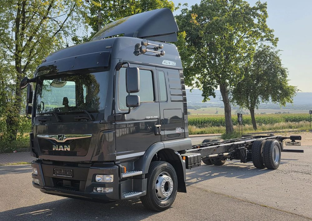 MAN TGM 15.290 / RAMA DO ZABUDOWY / AUTOMAT / SPROWADZONY / E6 / LIFT / ROZSTAW OSI 5.5M / LAWETA / POMOC DROGOWA / STAN BARDZO DOBRY/ - Tovornjak-šasija: slika 2 MAN TGM 15.290 / RAMA DO ZABUDOWY / AUTOMAT / SPROWADZONY / E6 / LIFT / ROZSTAW OSI 5.5M / LAWETA / POMOC DROGOWA / STAN BARDZO DOBRY/ - Tovornjak-šasija: slika 2