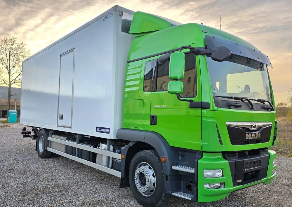 MAN TGM 18.320 / 18.290 / 15.290 / IZOTERMA / WINDA / 19PALET / E6 / 08.2018 / LIFT / SPROWADZONY / AUTOMAT / SYPIALKA / PIERWSZY WŁAŚCICIEL / BOCZNE DRZWI / STAN BARDZO DOBRY - Tovornjak hladilnik: slika 1 MAN TGM 18.320 / 18.290 / 15.290 / IZOTERMA / WINDA / 19PALET / E6 / 08.2018 / LIFT / SPROWADZONY / AUTOMAT / SYPIALKA / PIERWSZY WŁAŚCICIEL / BOCZNE DRZWI / STAN BARDZO DOBRY - Tovornjak hladilnik: slika 1