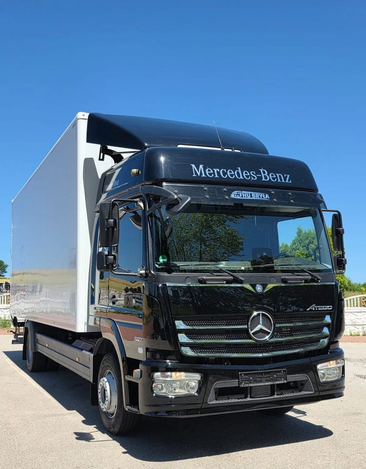 Mercedes-Benz ATEGO 1527/1530/IZOTERMA/WINDA/SPROWADZONY/E6/PIERWSZY WŁAŚCICIEL/AUTOMAT/18EURO PALET/STAN BARDZO DOBRY - Tovornjak hladilnik: slika 2 Mercedes-Benz ATEGO 1527/1530/IZOTERMA/WINDA/SPROWADZONY/E6/PIERWSZY WŁAŚCICIEL/AUTOMAT/18EURO PALET/STAN BARDZO DOBRY - Tovornjak hladilnik: slika 2