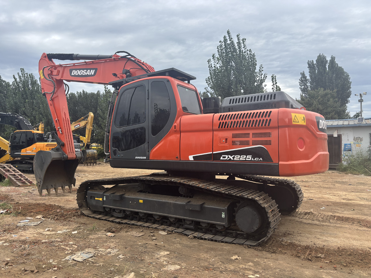 Doosan DX 225 Korea imports doosan DX225 - Bager goseničar: slika 1 Doosan DX 225 Korea imports doosan DX225 - Bager goseničar: slika 1