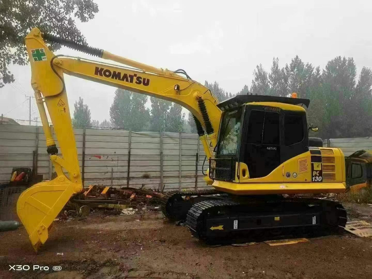 Komatsu PC 130-7 PC130 PC130-7 - Bager goseničar: slika 1 Komatsu PC 130-7 PC130 PC130-7 - Bager goseničar: slika 1