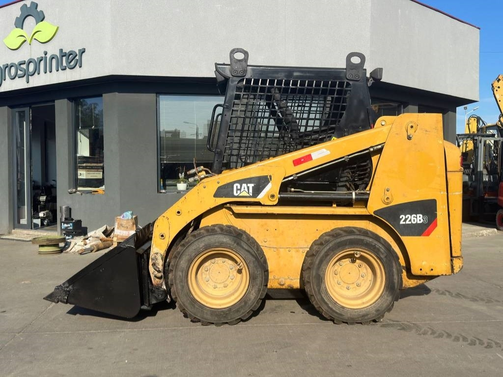 CAT 226 B 2 - Mini nakladalec: slika 3 CAT 226 B 2 - Mini nakladalec: slika 3