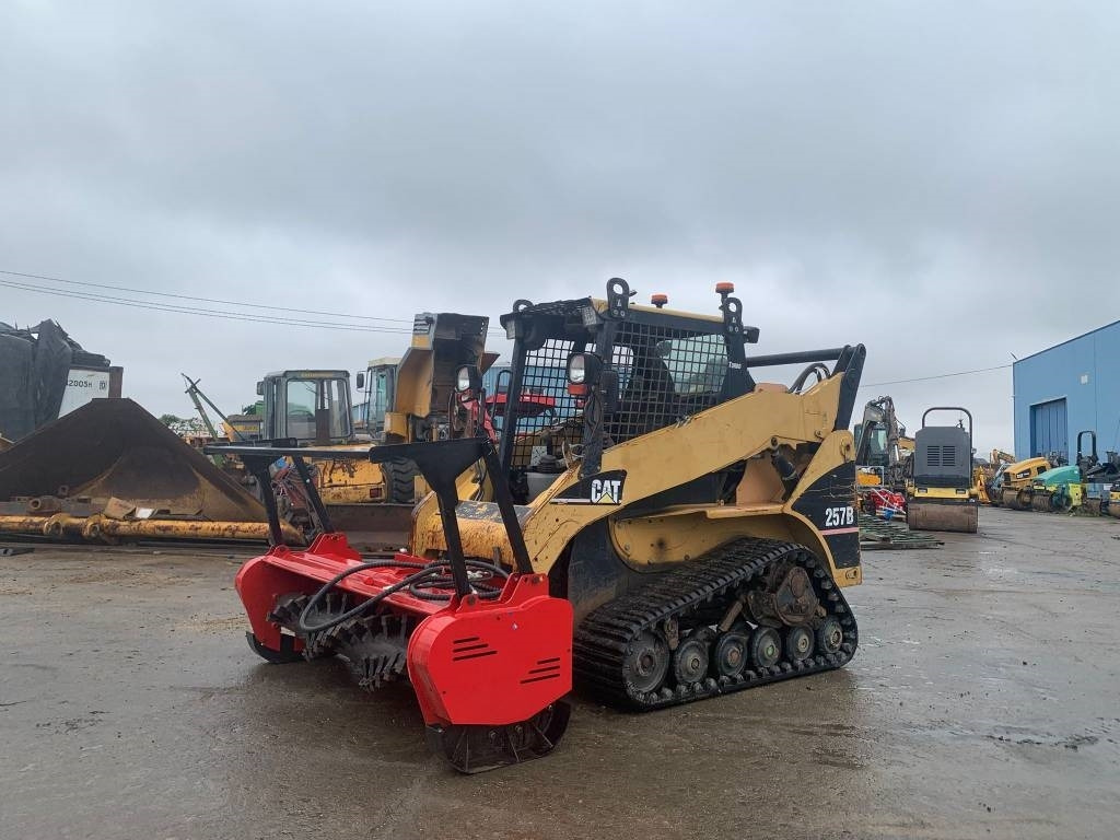 CAT 257 B - Mini nakladalec: slika 2 CAT 257 B - Mini nakladalec: slika 2