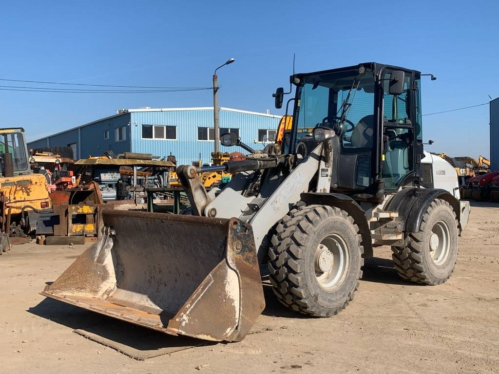 CAT 908H - Kolesni nakladalec: slika 1 CAT 908H - Kolesni nakladalec: slika 1