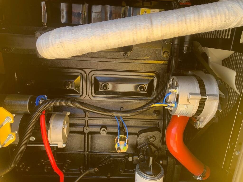 Compal VG-R30 Compal VG-R30 - Generator: slika 5 Compal VG-R30 Compal VG-R30 - Generator: slika 5
