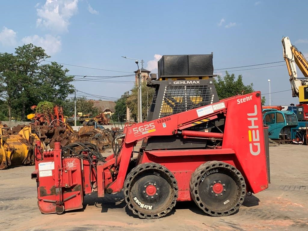 Gehl SL5625 - Mini nakladalec: slika 2 Gehl SL5625 - Mini nakladalec: slika 2