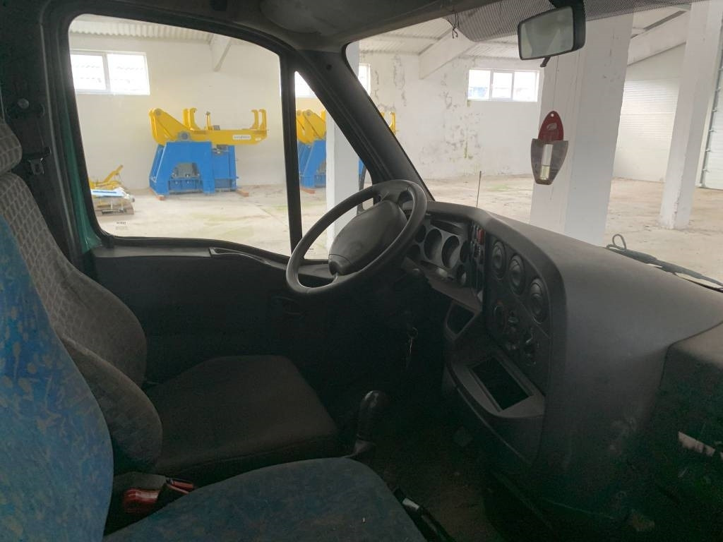 Mini vlačilec, Dostavno vozilo z dvojno kabino Iveco 3551: slika 8