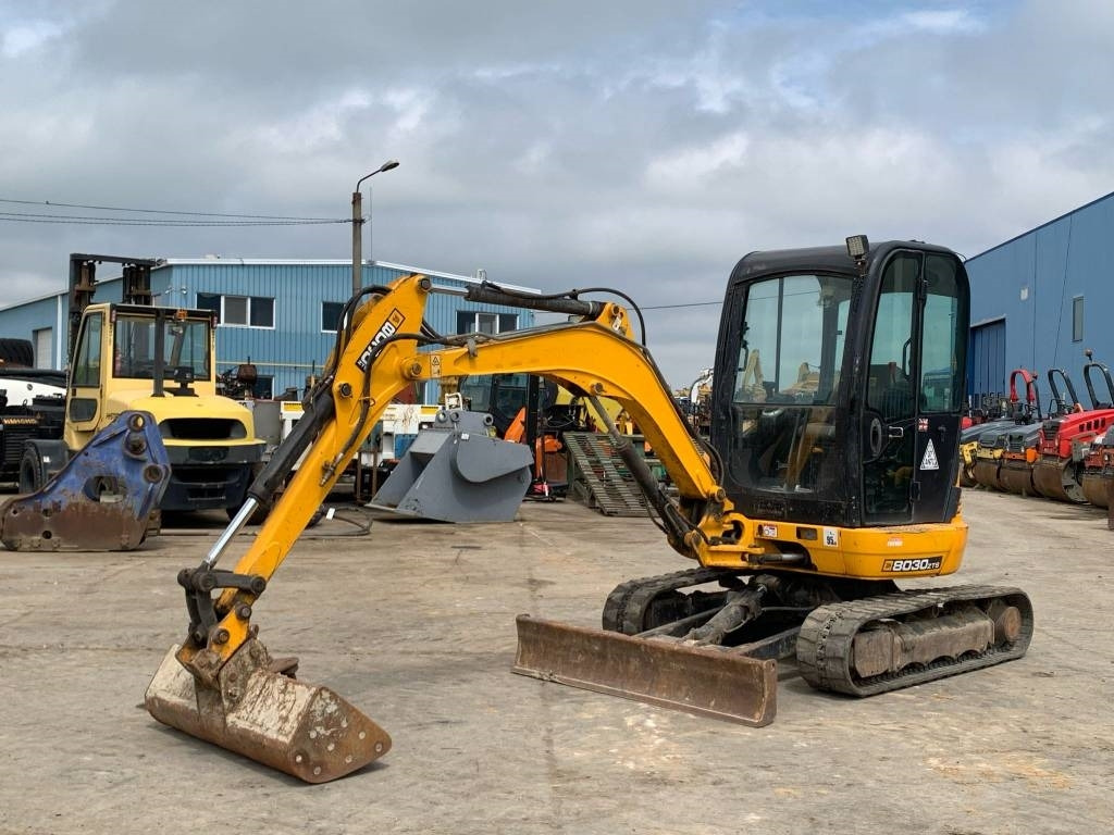 JCB 8030 ZTS - Mini bager: slika 1 JCB 8030 ZTS - Mini bager: slika 1