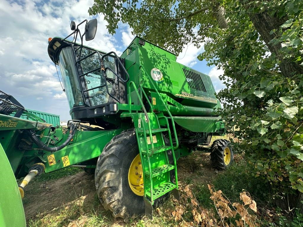 John Deere 1550 CWS - Kombajn harvester: slika 2 John Deere 1550 CWS - Kombajn harvester: slika 2