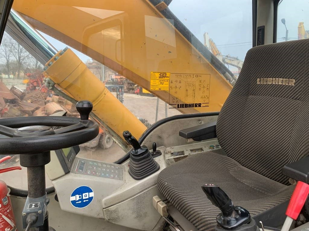 Bager na kolesih Liebherr A 904 C: slika 7