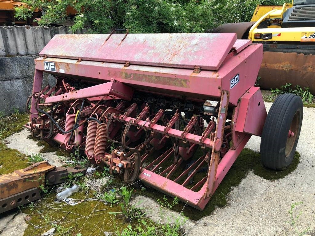 Massey Ferguson 30 - Sejalni kombajn: slika 2 Massey Ferguson 30 - Sejalni kombajn: slika 2