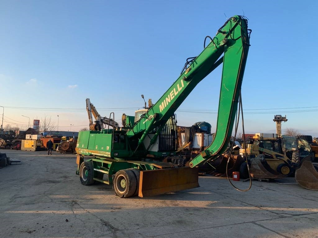 Minelli CM210 - Bager na kolesih: slika 4 Minelli CM210 - Bager na kolesih: slika 4