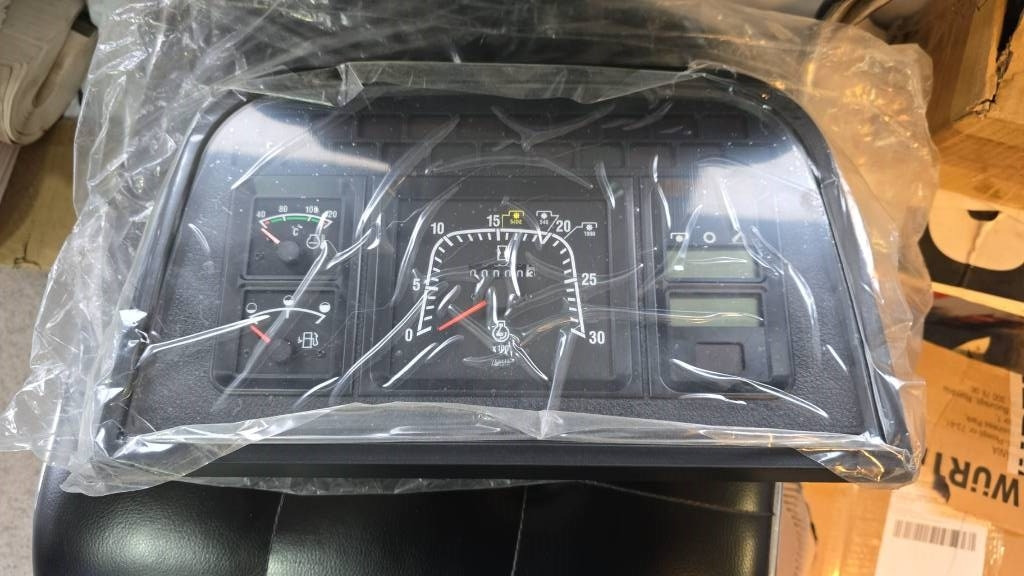 New Holland 82007803 NEW Instrument Cluster - Električni sistem za Gradbeni stroj: slika 1 New Holland 82007803 NEW Instrument Cluster - Električni sistem za Gradbeni stroj: slika 1