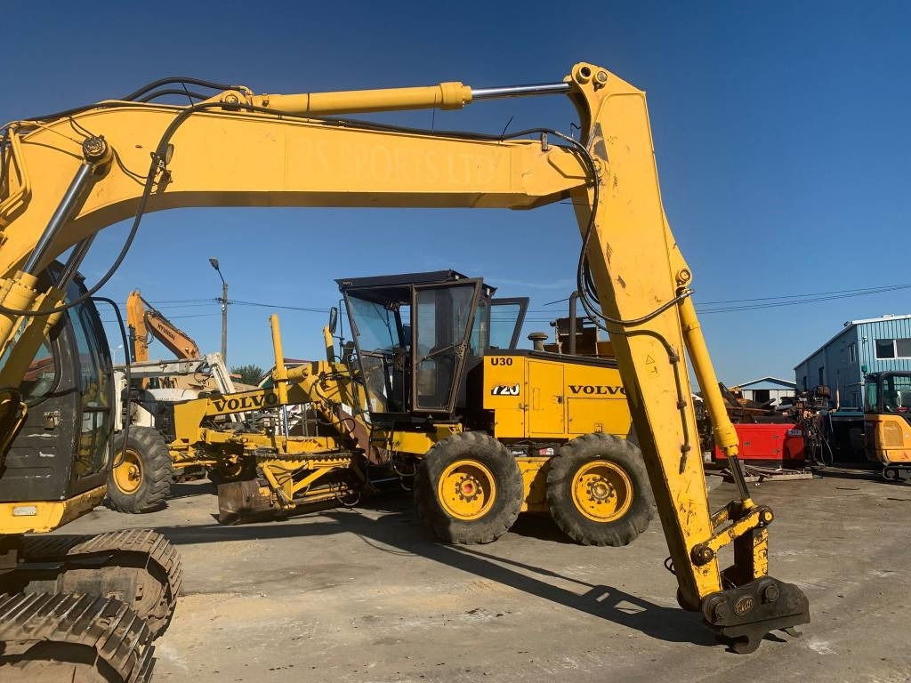 New Holland E 135 SR - Bager goseničar: slika 4 New Holland E 135 SR - Bager goseničar: slika 4